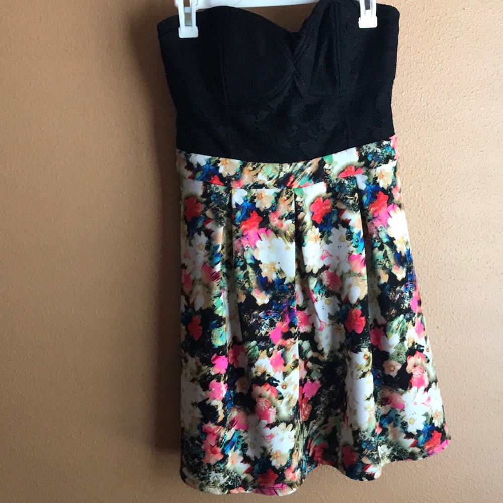 Strapless dress